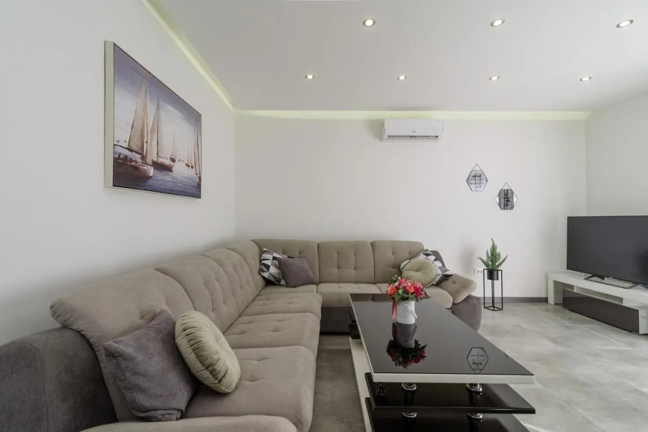 טרוגיר Apartmani Mm קרואטיה