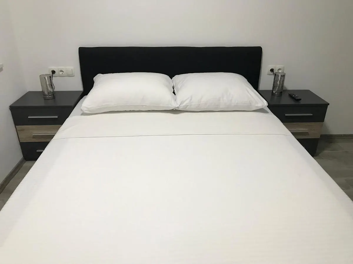 טרוגיר Apartmani Mm